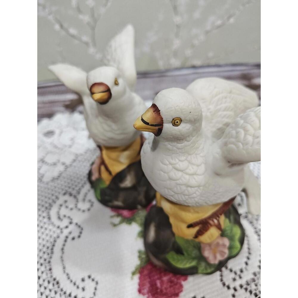 Vintage 2 Doves Figurines White Fine Porcelain Floral Base 5.5" Bird Collectible - Picture 14 of 14